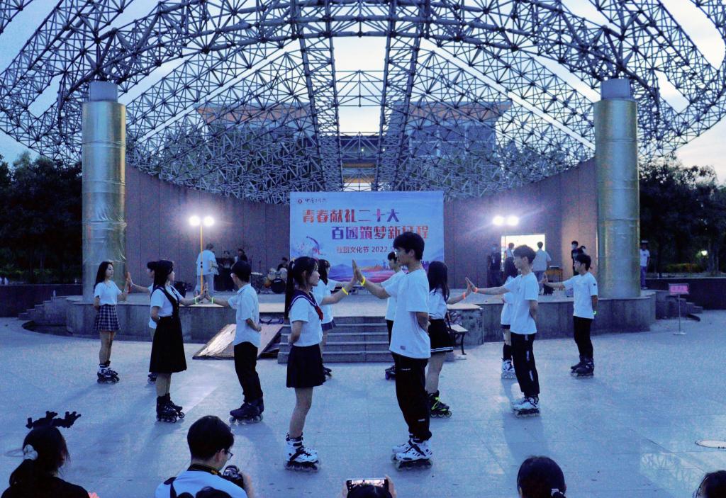 青春献礼二十大  “百团”筑梦新征程——我校举办毕业季社团文化节活动