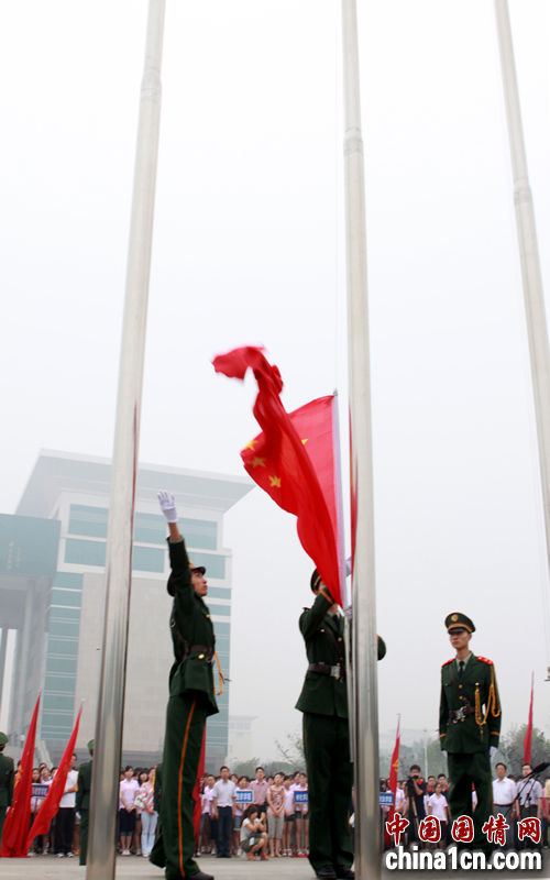 中国国情网：中原工学院举行毕业生党员入党宣誓-牢记使命