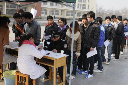 中国日报网：中原工学院学子两小时献血量高达52000毫升